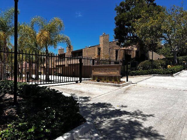 2204 Plaza De Las Flores - Photo 2 of 50