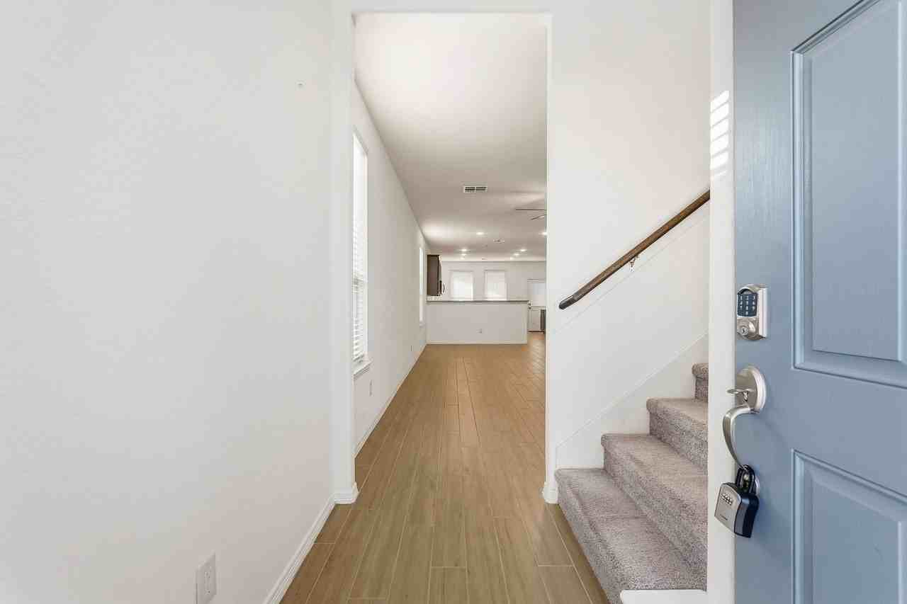 19623 Cat Spruce Ct - Photo 4 of 27