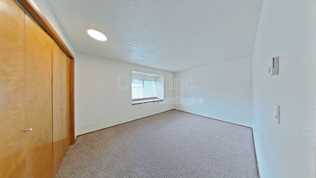 3928 Nw Walnut Pl - Photo 7 of 18