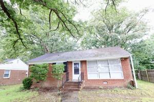 featured image of 3006 Manor Dr