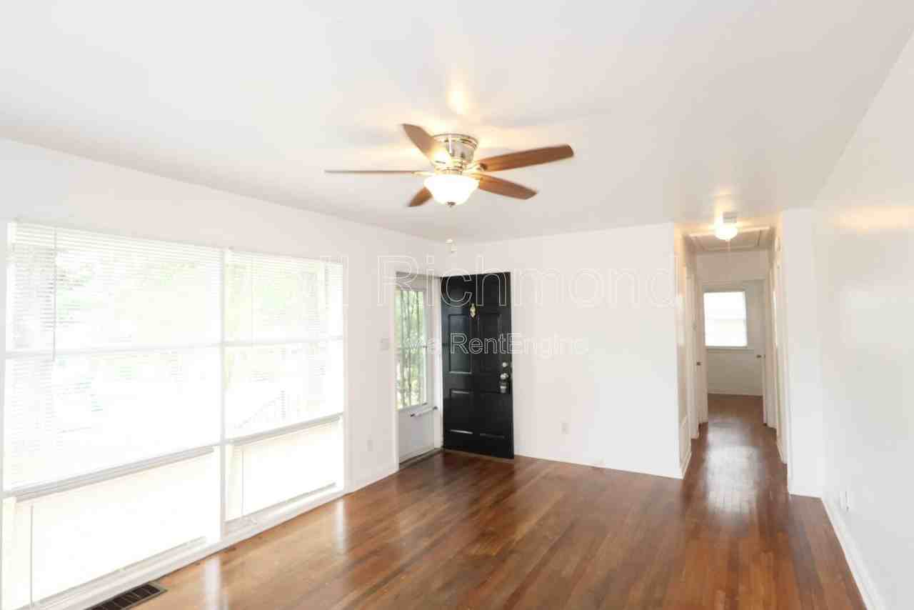 3006 Manor Dr - Photo 4 of 19