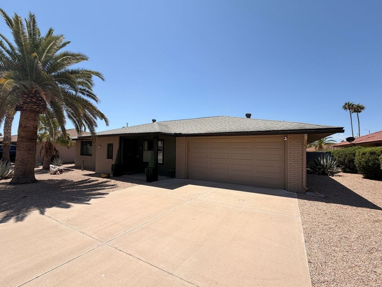 13139 W Seville Dr - Photo 2 of 10