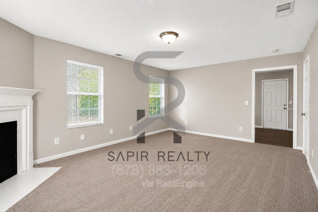 105 Inverness Trce - Photo 3 of 16
