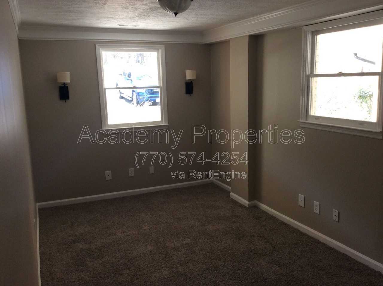 80 Homestead Pl - Photo 7 of 18