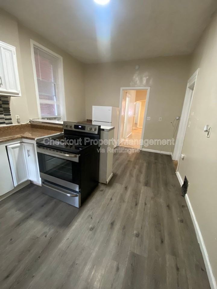 4704 Michigan Ave - Photo 2 of 10
