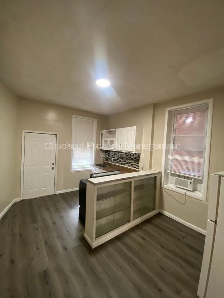 4704 Michigan Ave - Photo 3 of 10