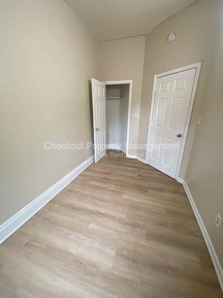4704 Michigan Ave - Photo 6 of 10