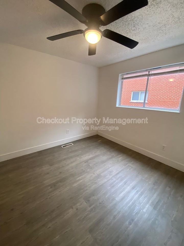 813 W Courtois St - Photo 5 of 7