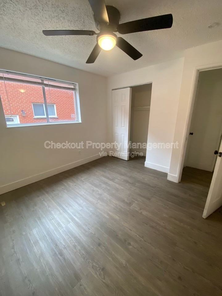 813 W Courtois St - Photo 6 of 7