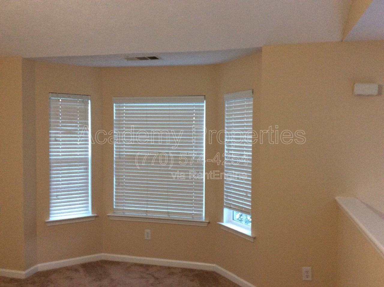 4015 Yellow Pine Ct - Photo 3 of 26