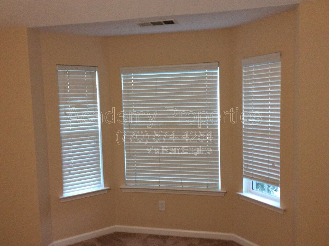 4015 Yellow Pine Ct - Photo 6 of 26