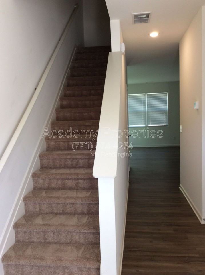 3075 Tarian Way - Photo 3 of 9