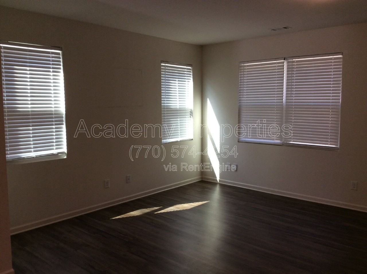 3075 Tarian Way - Photo 5 of 9