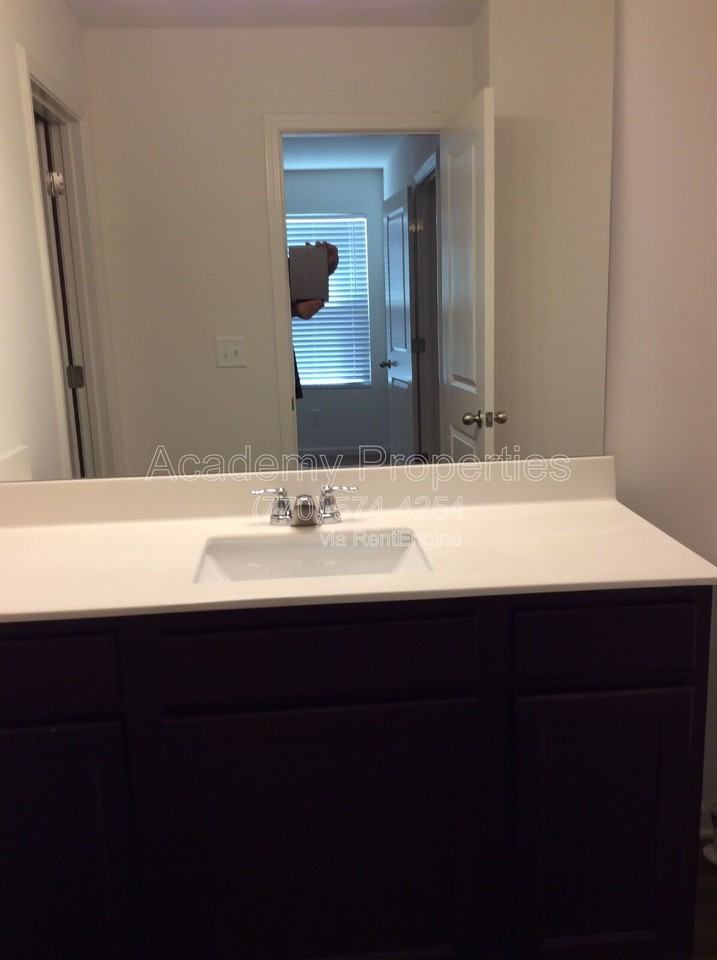 3075 Tarian Way - Photo 6 of 9