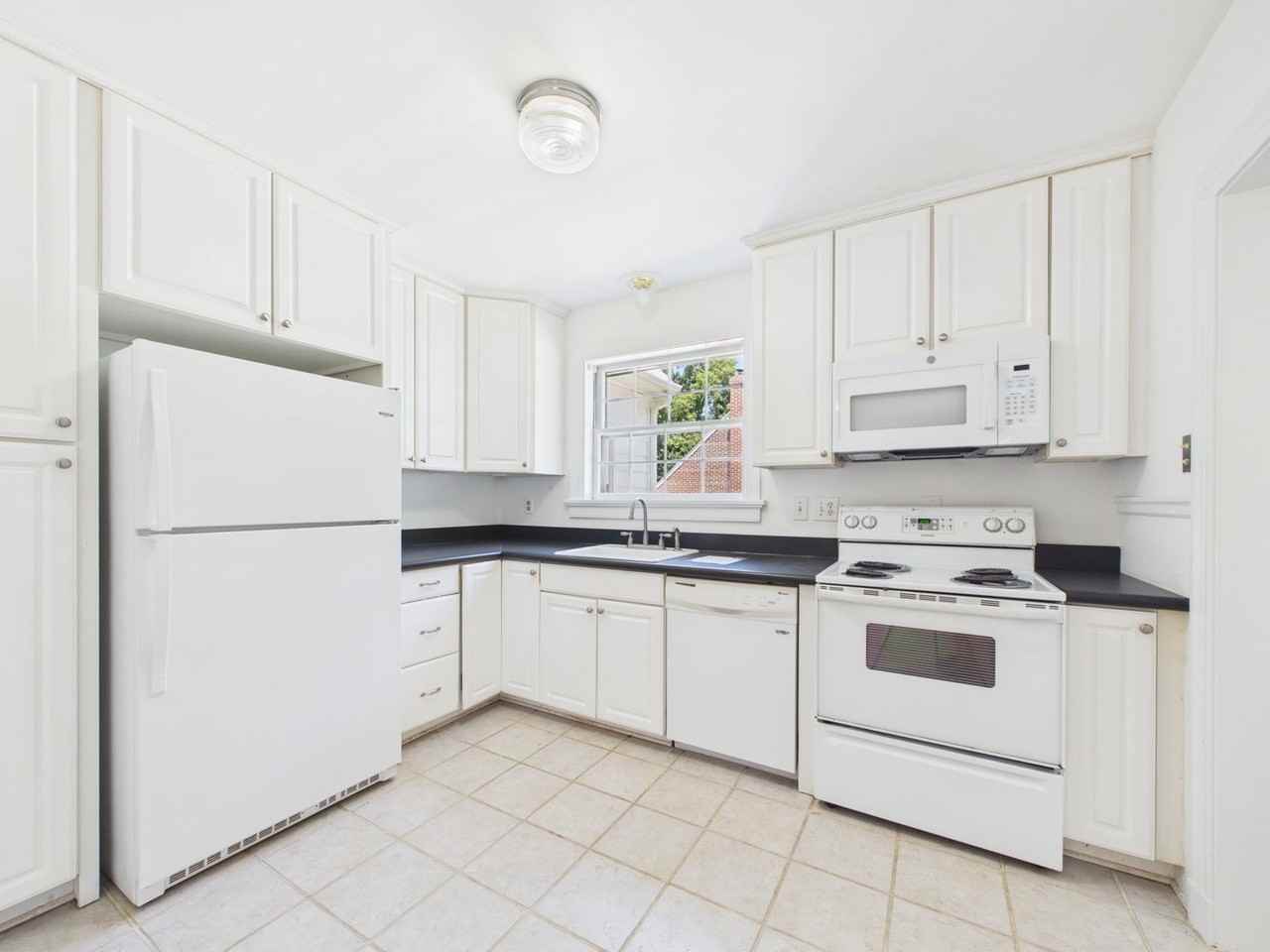9609 University Blvd - Photo 5 of 21
