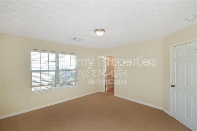 4152 Park Chase Dr - Photo 7 of 8