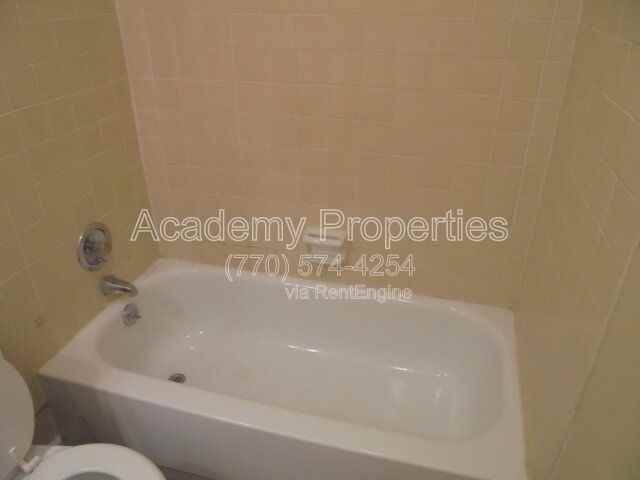 6774 Valley Hill Ct - Photo 7 of 21