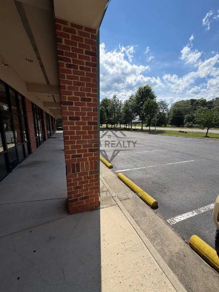 10813 Courthouse Rd #106 - Photo 3 of 19