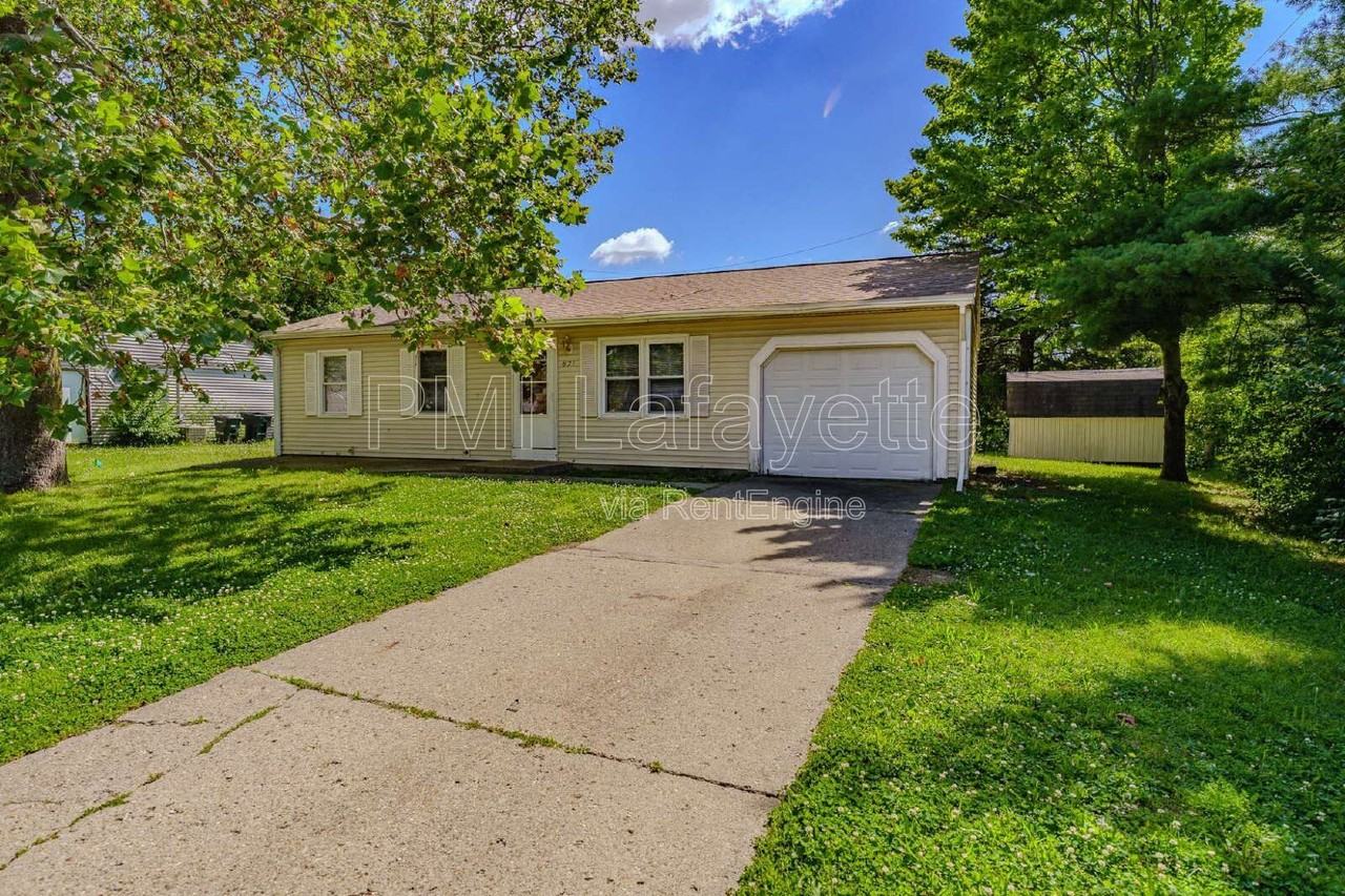 821 Julia Ln - Photo 2 of 24