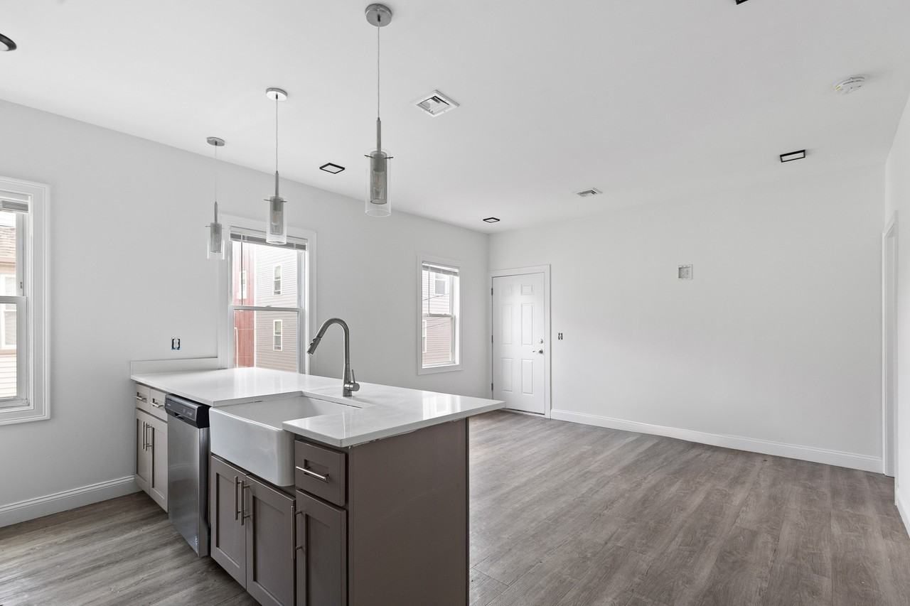 14 Trenton St #2 - Photo 7 of 10