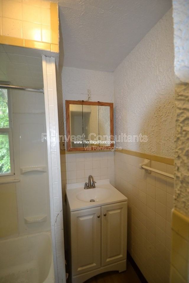310 E 16th St - Photo 7 of 10