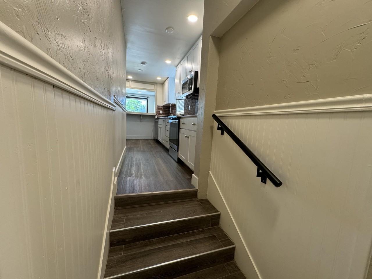 302 5th Ave - Photo 7 of 19