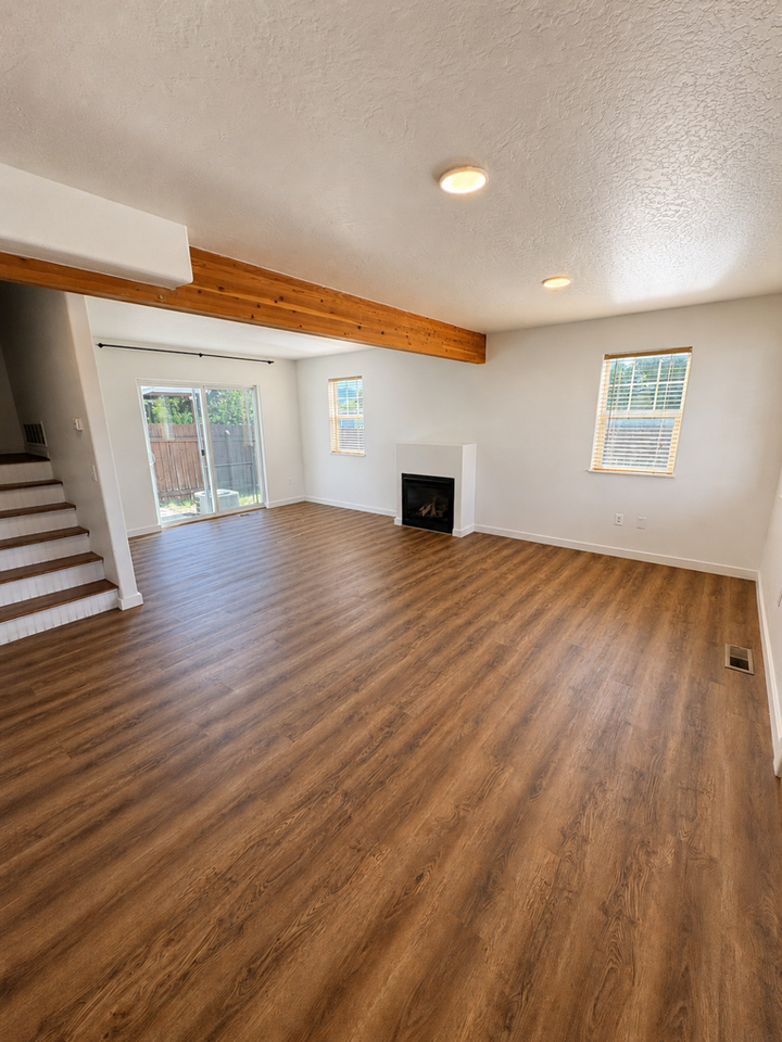2029 W Kent Ave - Photo 2 of 21