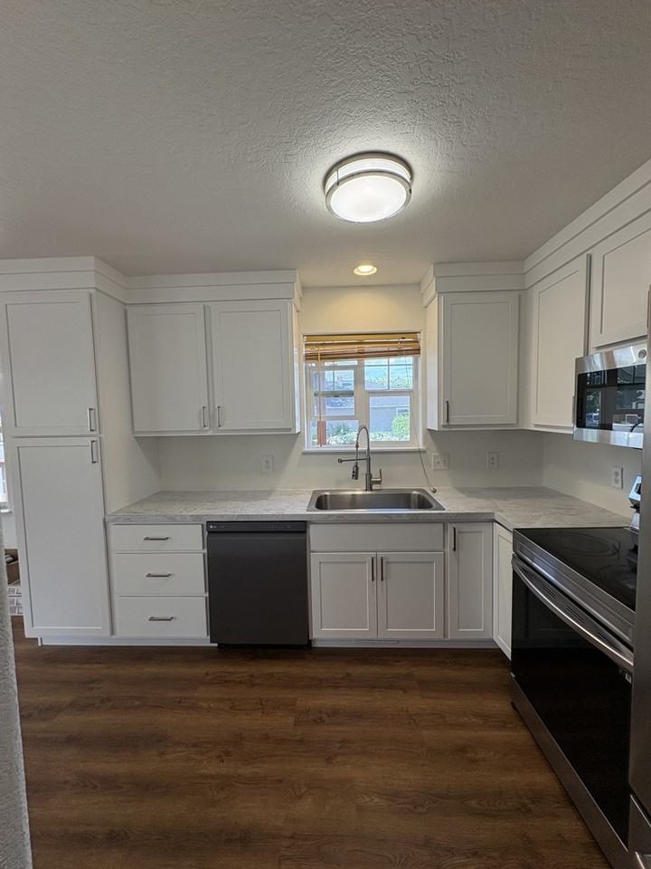 2029 W Kent Ave - Photo 7 of 21