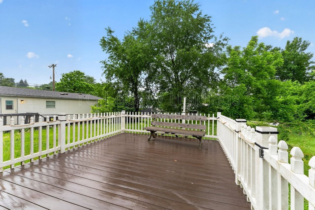 44 Holbert Ave - Photo 7 of 35