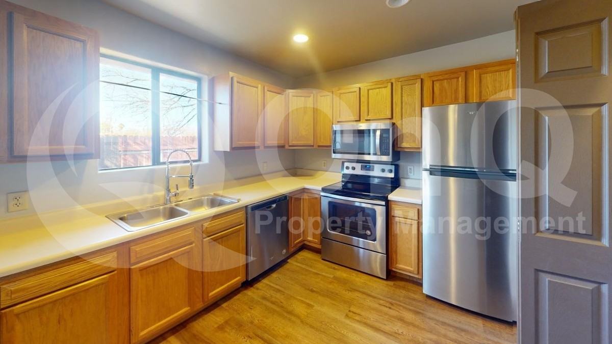 59 S Melrose Ave #2 - Photo 5 of 21