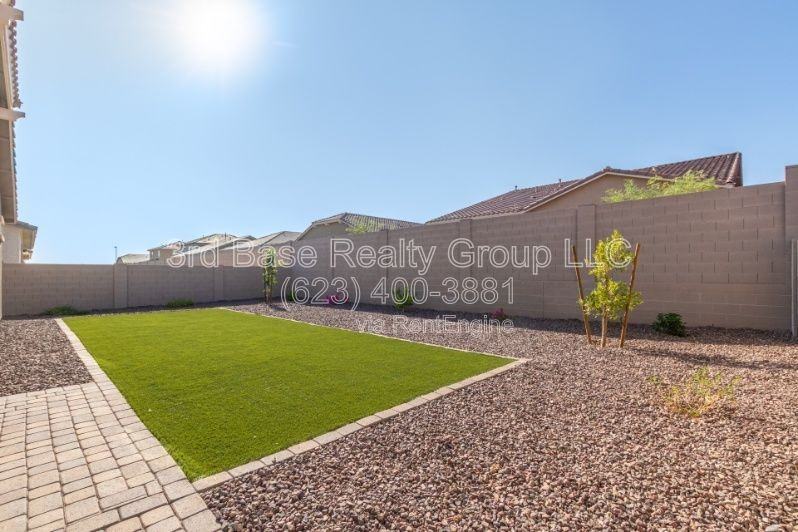 21242 W Wilshire Dr - Photo 2 of 24