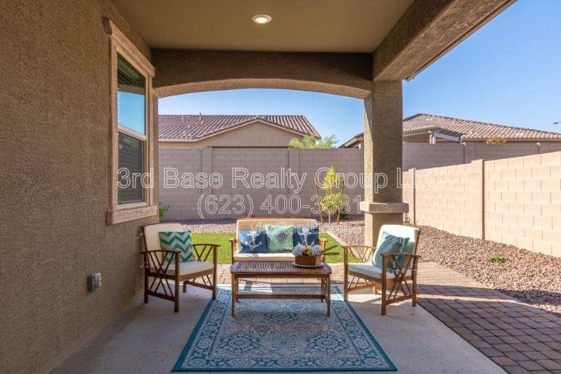 21242 W Wilshire Dr - Photo 3 of 24