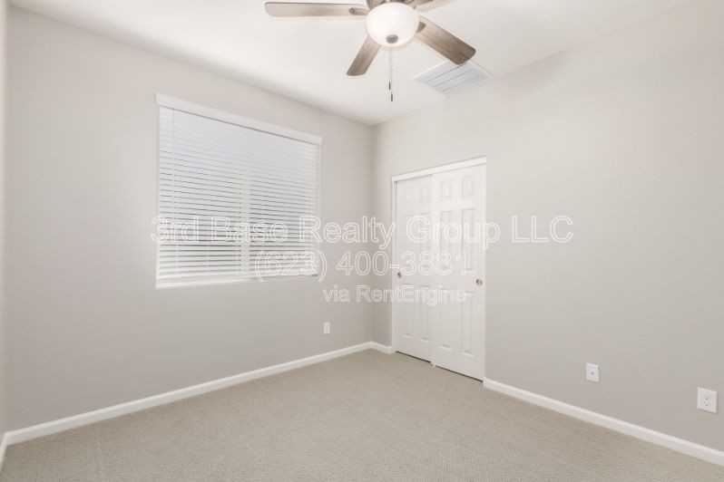 21242 W Wilshire Dr - Photo 4 of 24