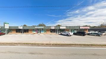 featured image of 823 N Lake Parker Ave