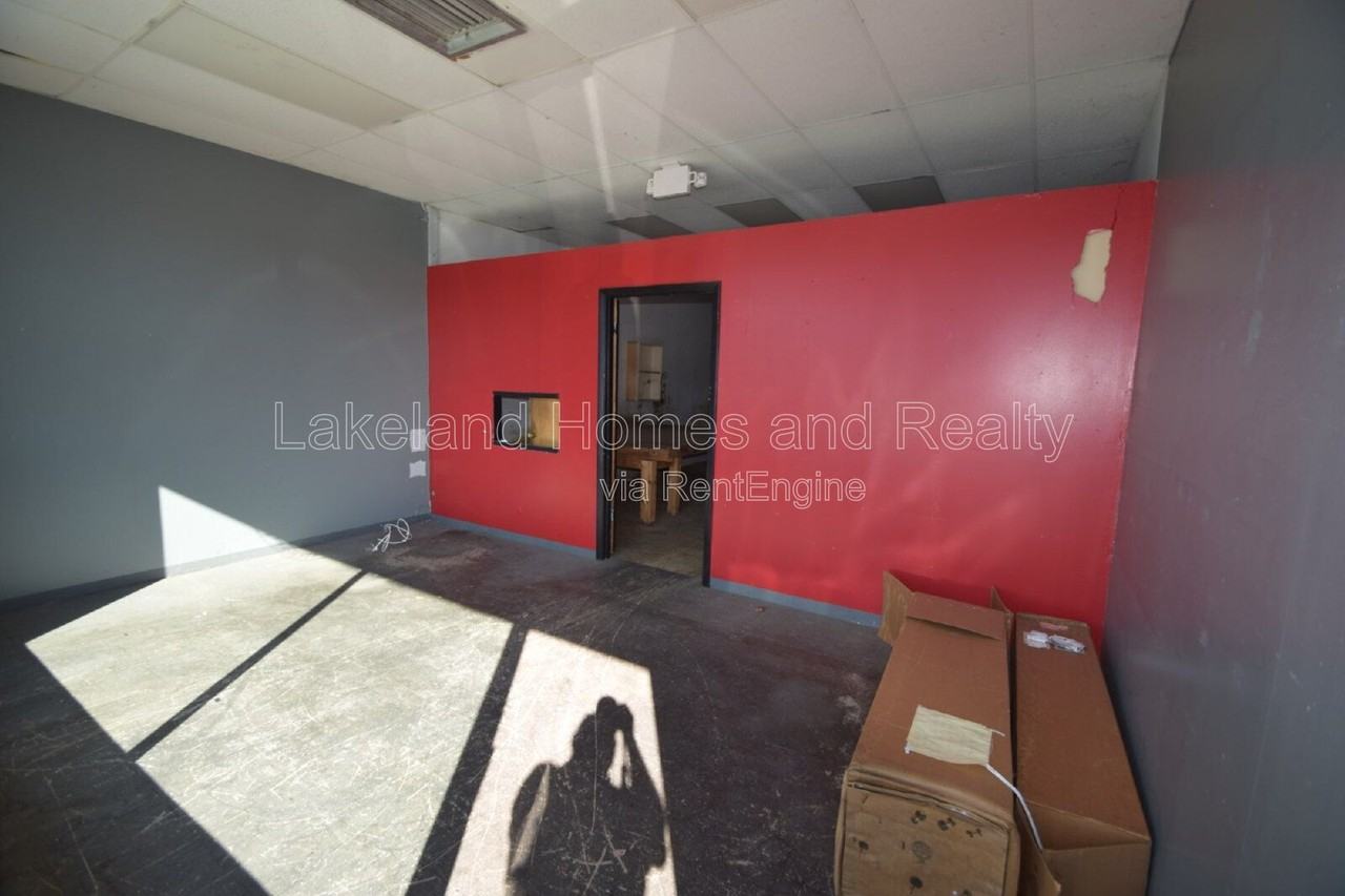 823 N Lake Parker Ave - Photo 3 of 9