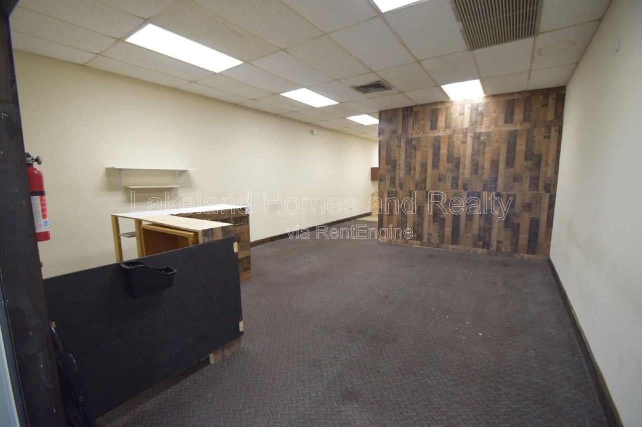 835 N Lake Parker Ave - Photo 4 of 18