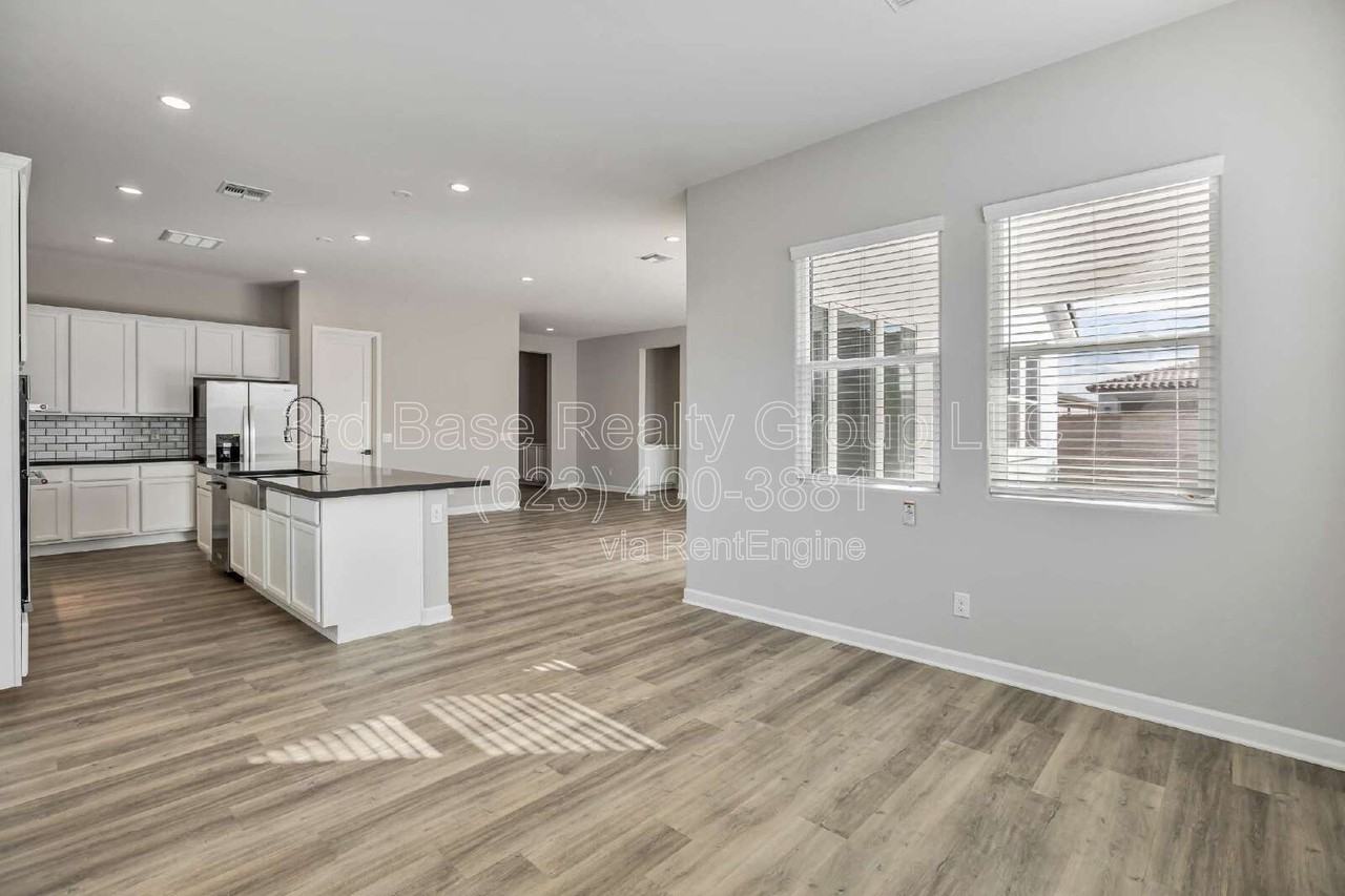 4354 N 198th Dr - Photo 4 of 13