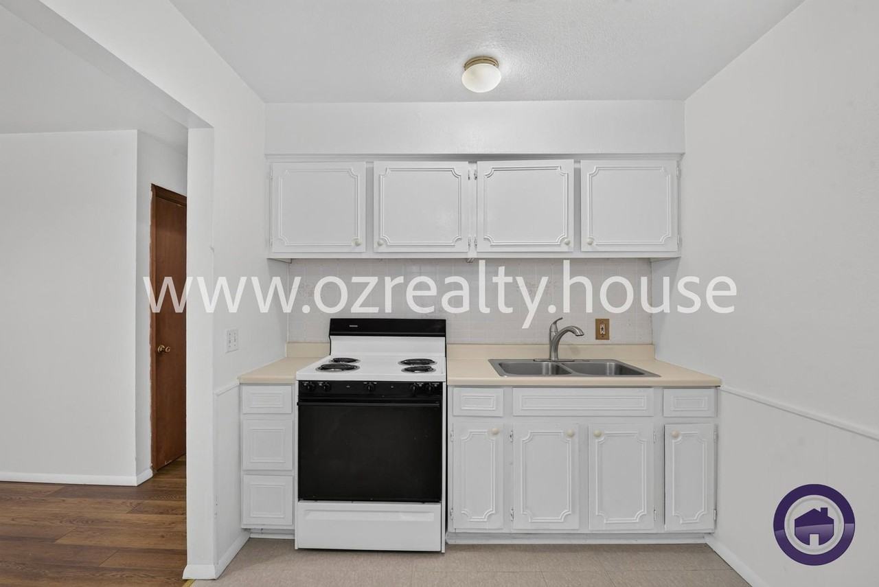 1914 Upton Ave #1 - Photo 7 of 12