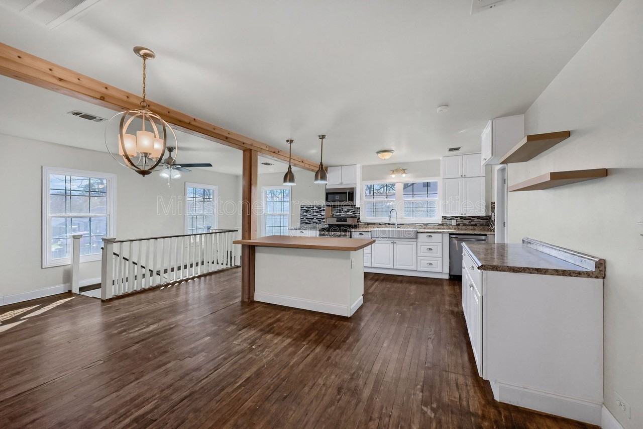 1624 S Fannin Ave - Photo 2 of 21