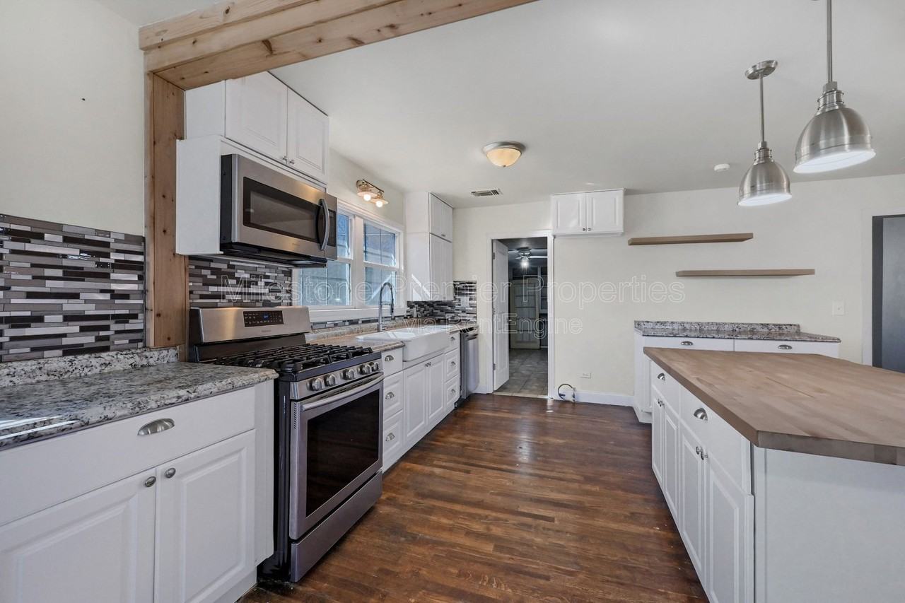 1624 S Fannin Ave - Photo 7 of 21