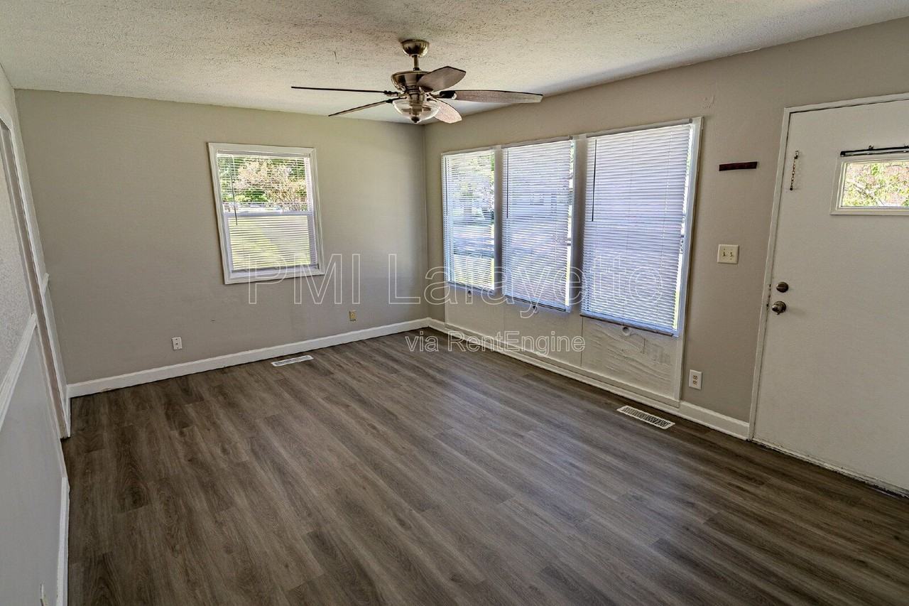 3302 Longlois Dr - Photo 2 of 28