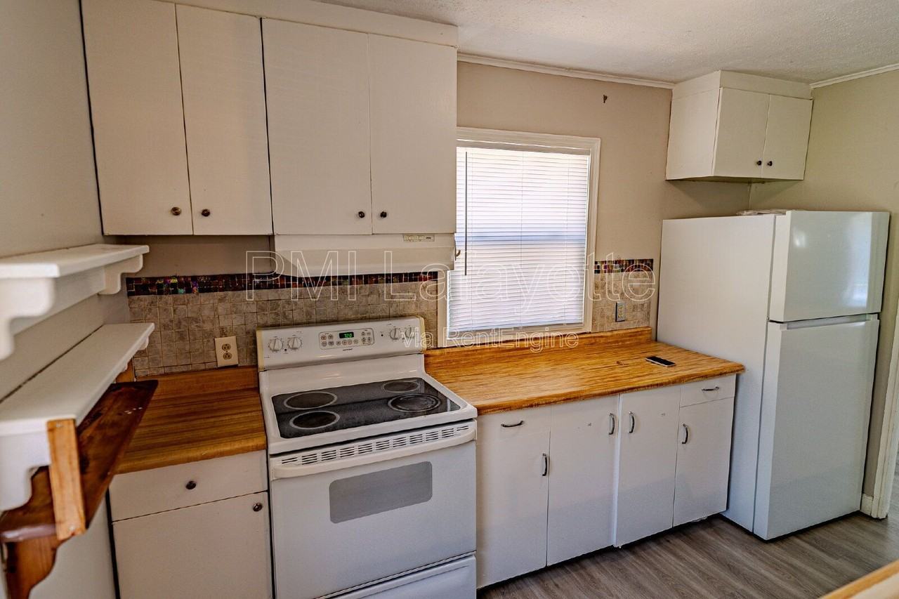 3302 Longlois Dr - Photo 5 of 28