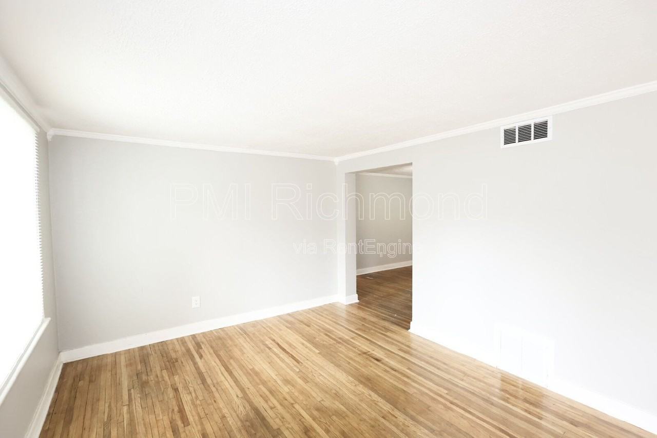 2405 Bransford Dr - Photo 4 of 25
