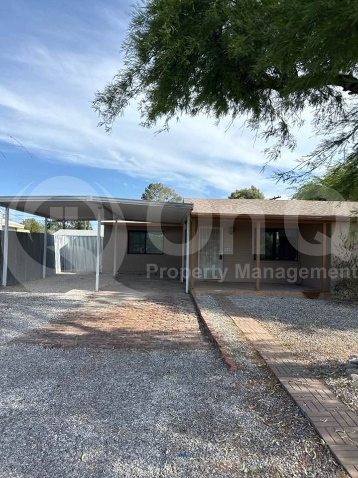 1002 E Simmons St - Photo 3 of 31