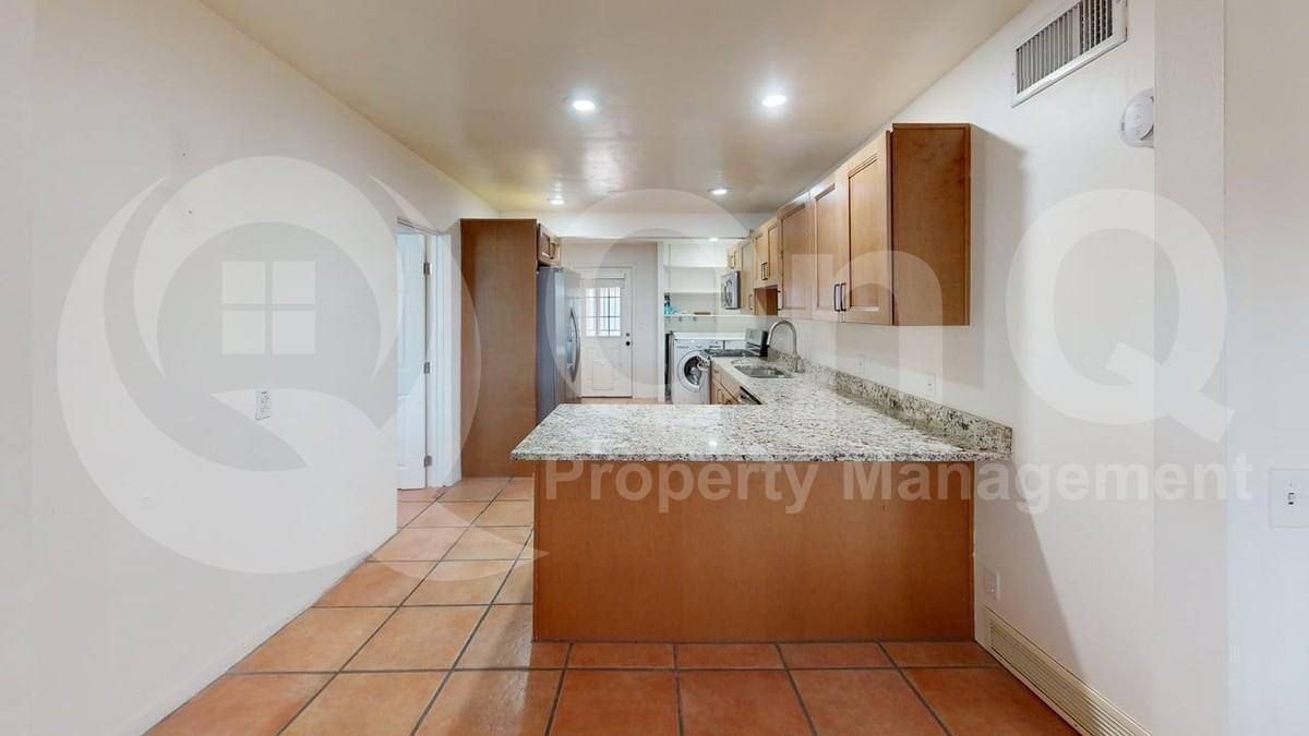1002 E Simmons St - Photo 7 of 31