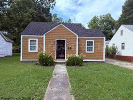 featured image of 2677 Larose Ave