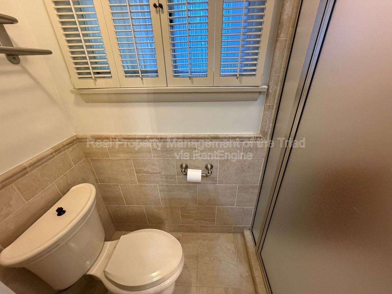 1507 Pinehurst Dr - Photo 3 of 20