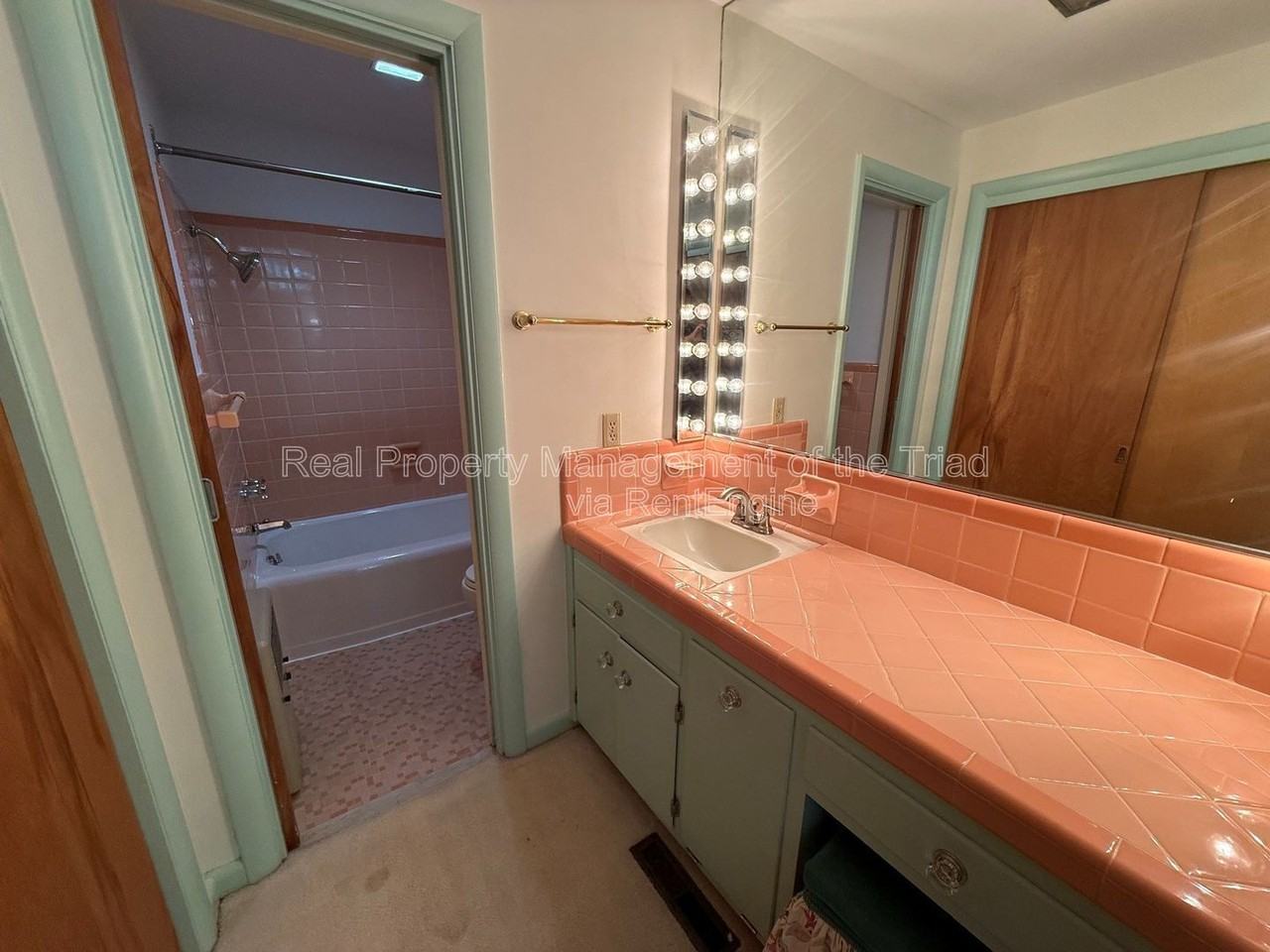 1507 Pinehurst Dr - Photo 4 of 20