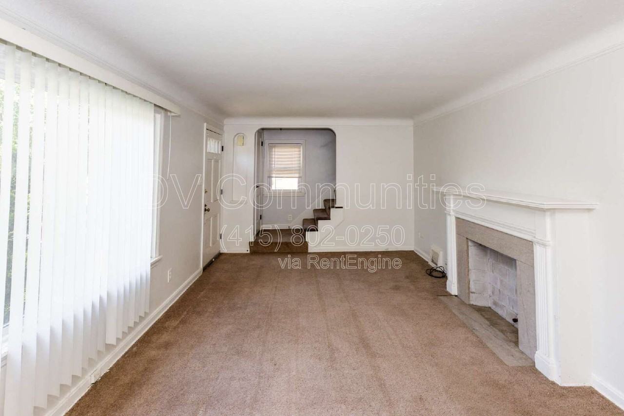 4871 Oakland Dr - Photo 3 of 17