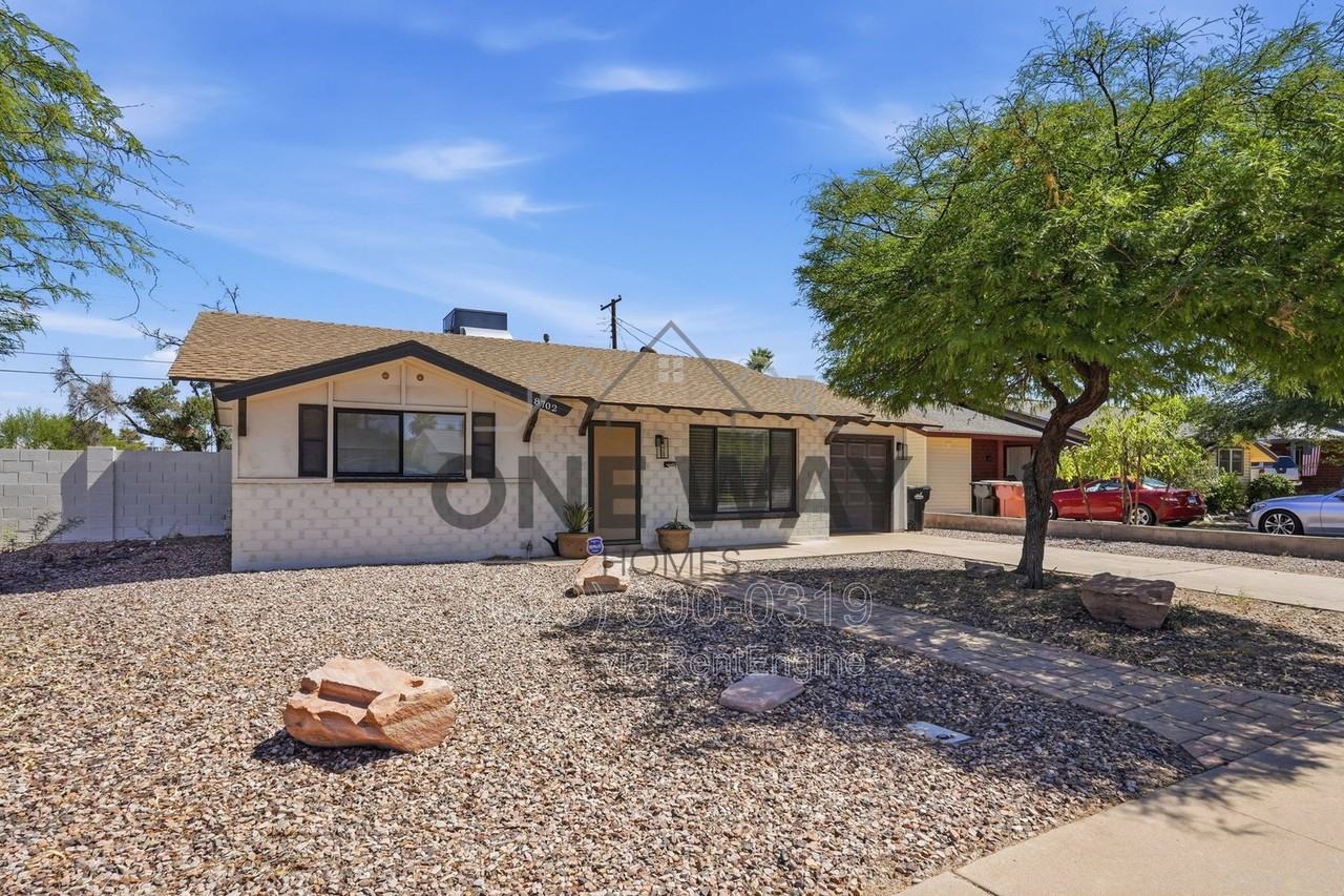 8702 E Sheridan St - Photo 2 of 30